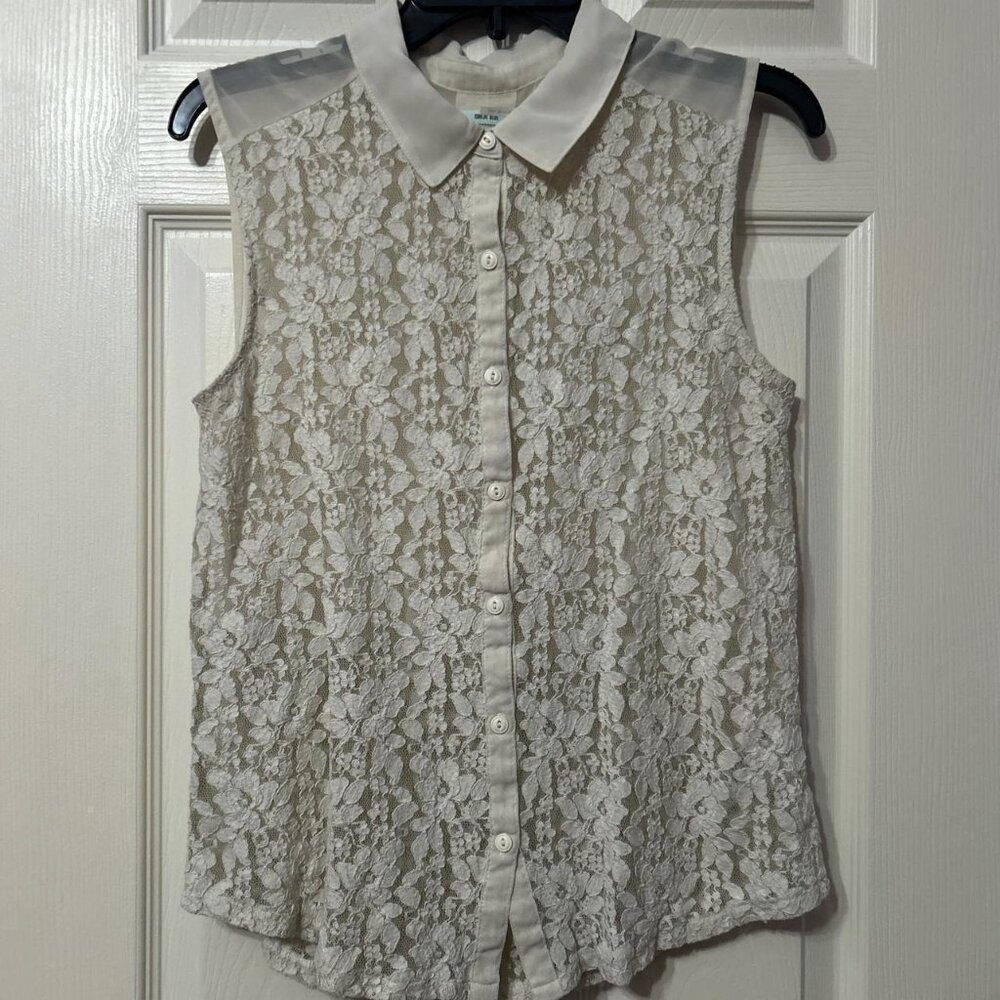Kimchi Blue cream lace embroidered sheer collared blouse #urbanoutfitters #bdg